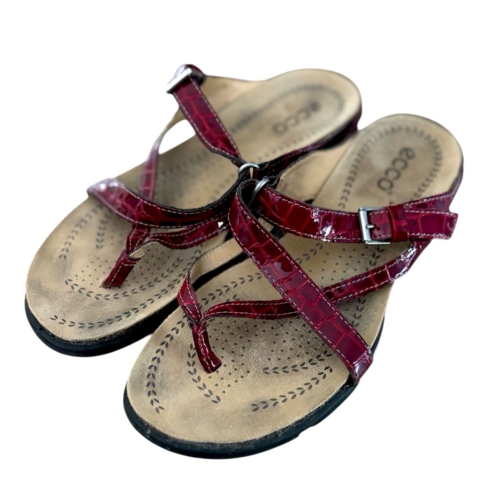 ECCO Light Women's Burgundy Red Croc Strappy Thong Sandals Size 37